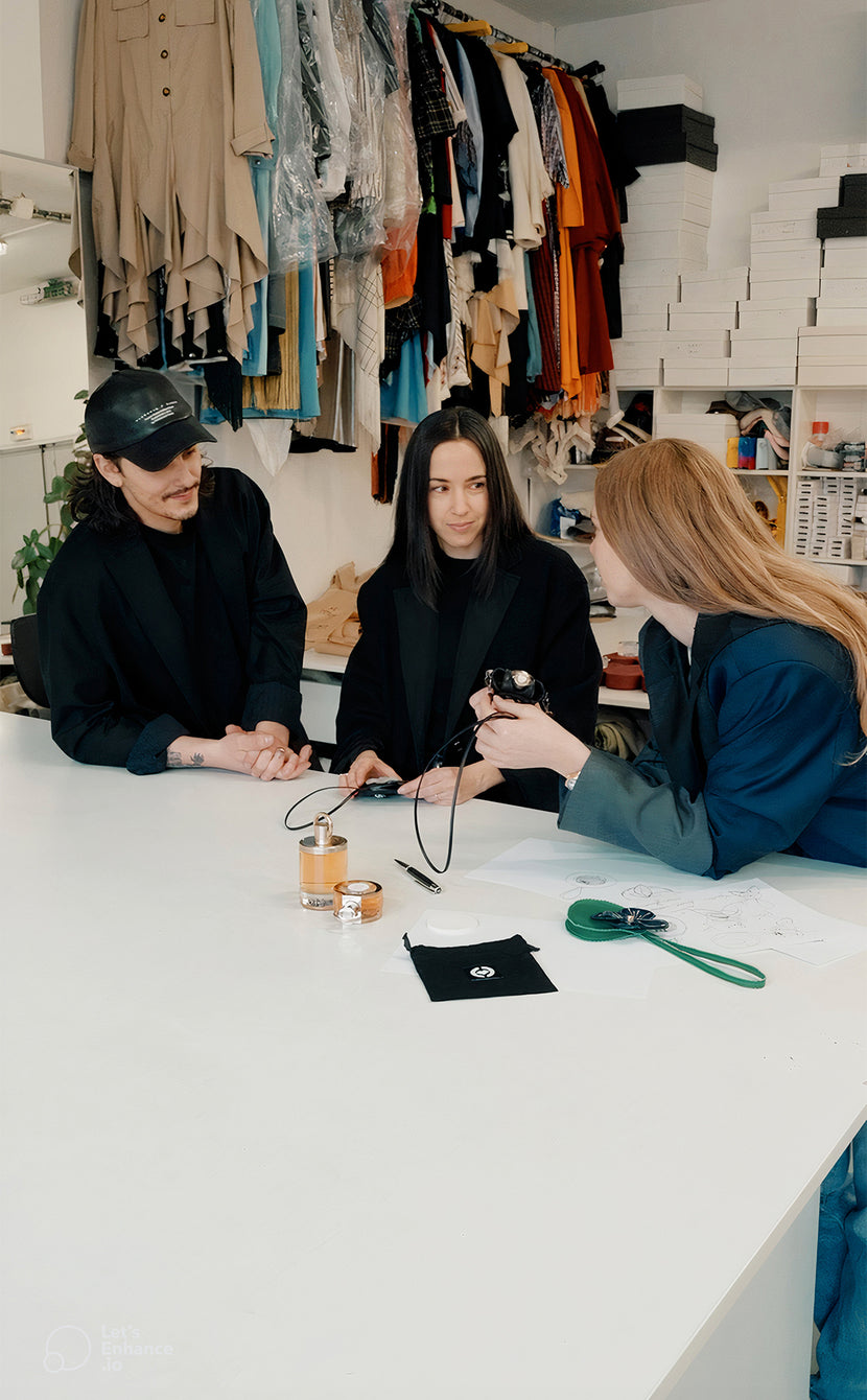 CARON x VICTORIA/TOMAS